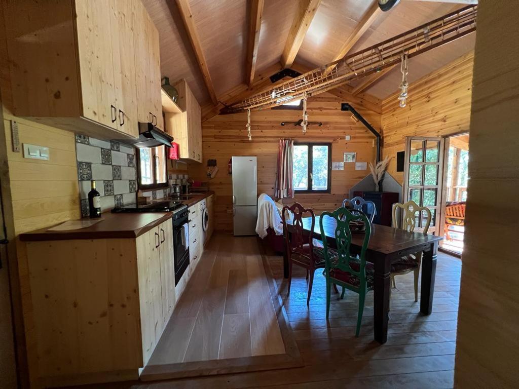 Rustic Cabin In The Woods/Cabana En El Bosque Amer ภายนอก รูปภาพ