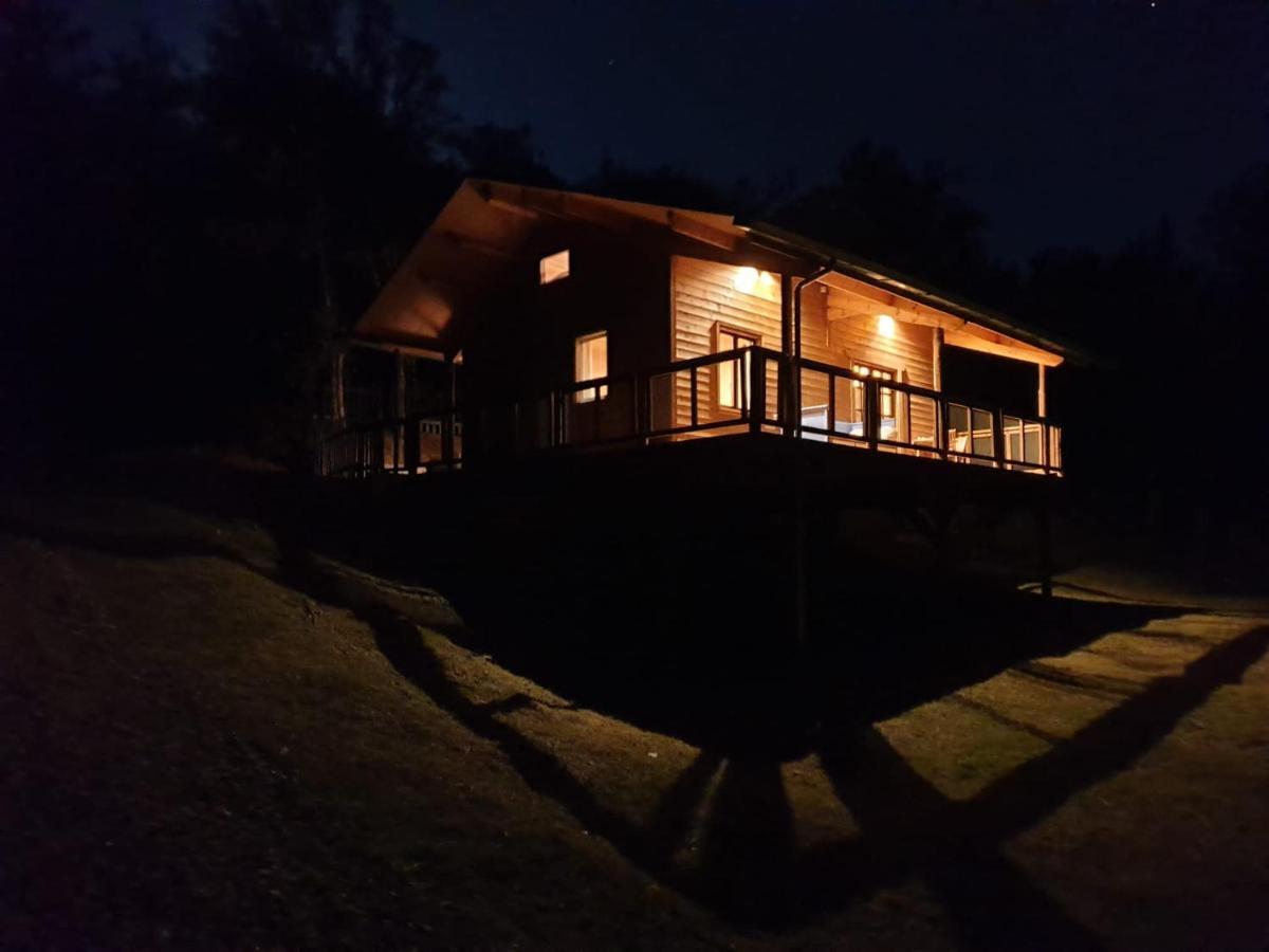 Rustic Cabin In The Woods/Cabana En El Bosque Amer ภายนอก รูปภาพ